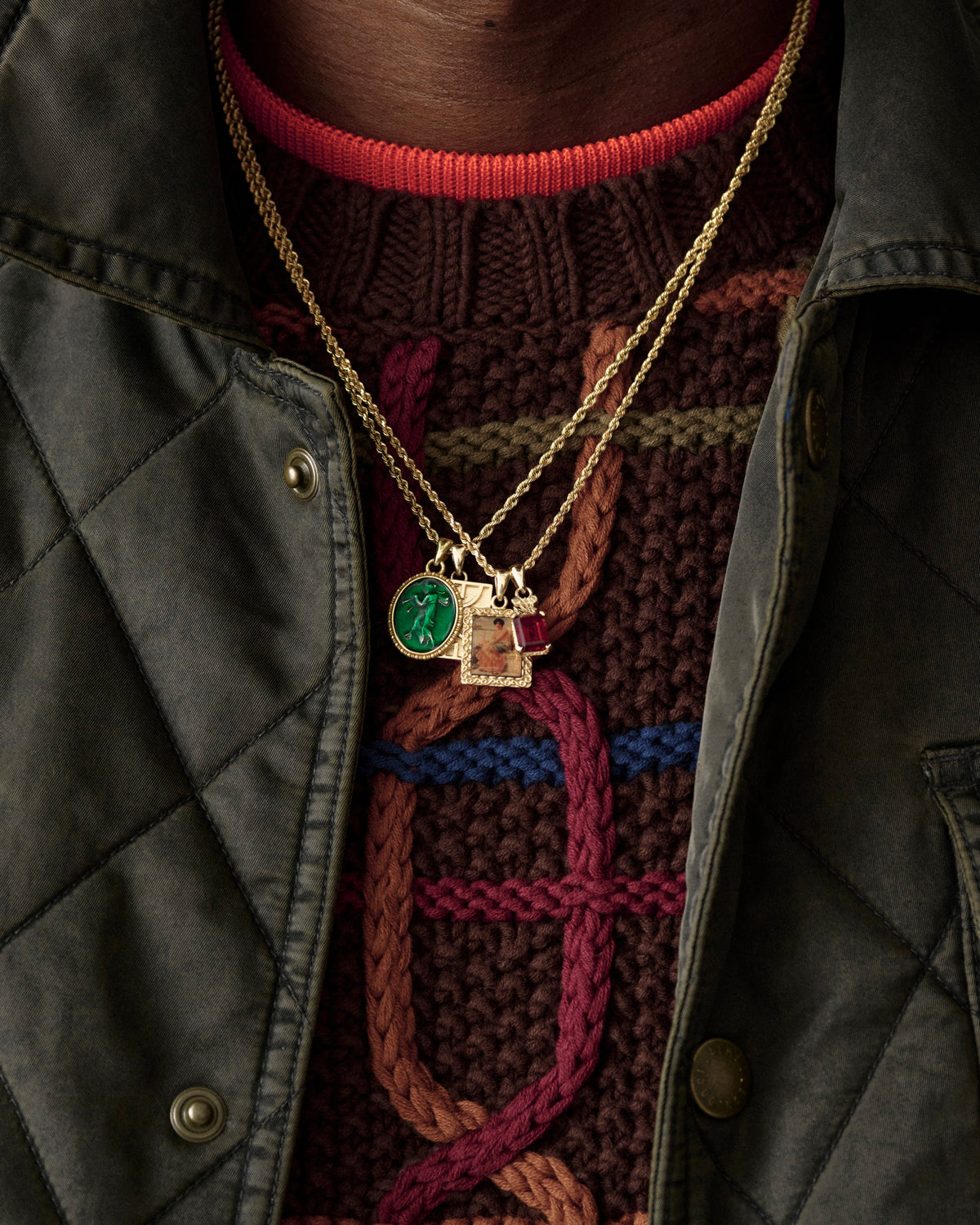 Aimé Leon Dore Best Seller - 14Kt Gold Crest Gemstone Pendant Evening blue